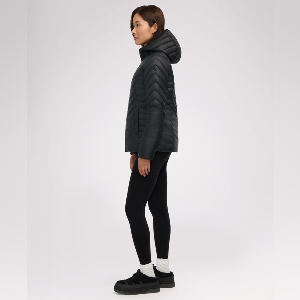 NWT Pajar Canada Women's COLETTE Lightweight Puffer. $319 - Picture 7 of 16
